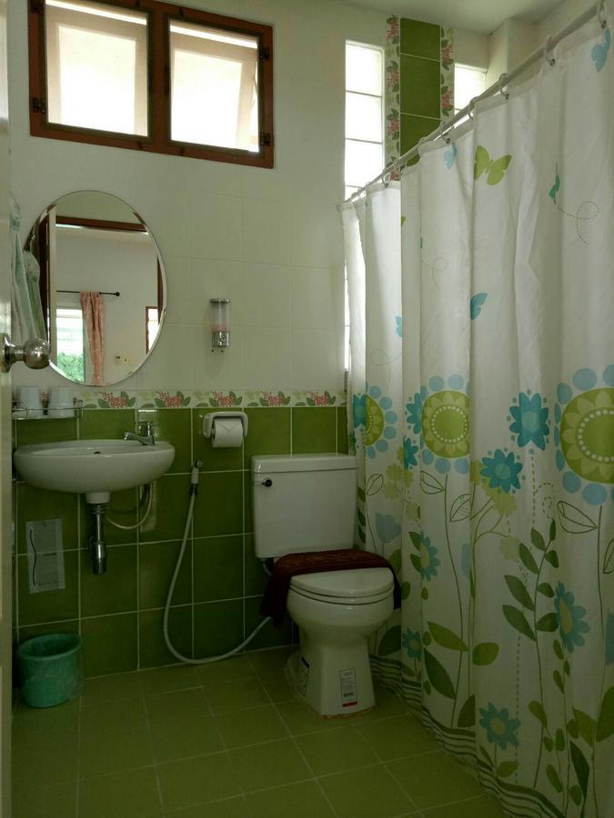2N Guesthouse Пхетчабурі Екстер'єр фото