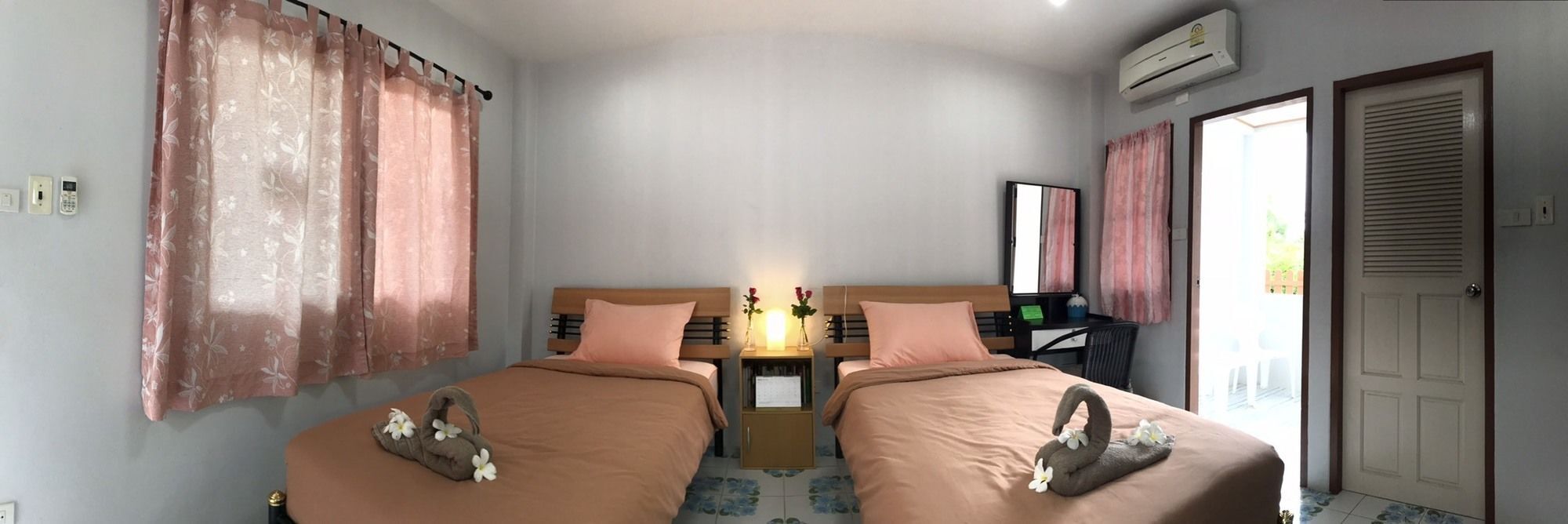 2N Guesthouse Пхетчабурі Екстер'єр фото